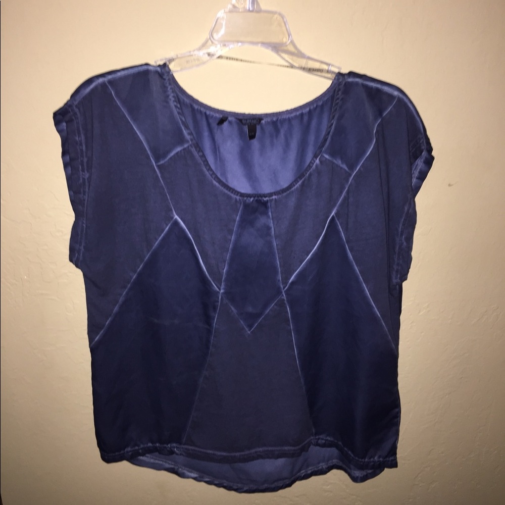 Blue top size large